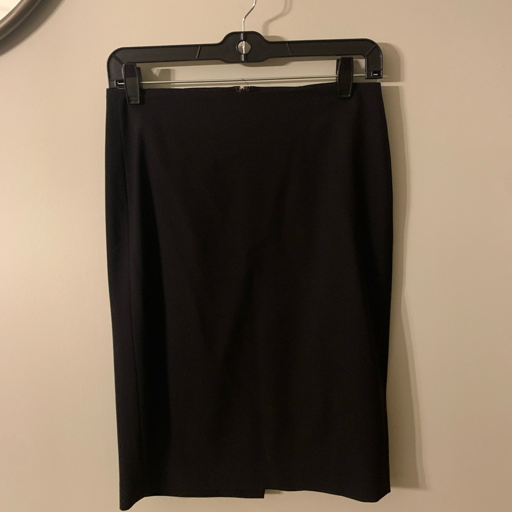 Theory, like new, black pencil skirt, size 2. Worn 2-3x